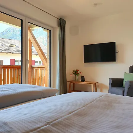 Ferienhaus Berger Mit Eigenen Whirlpool Im Garten Garmisch-Partenkirchen Extérieur photo