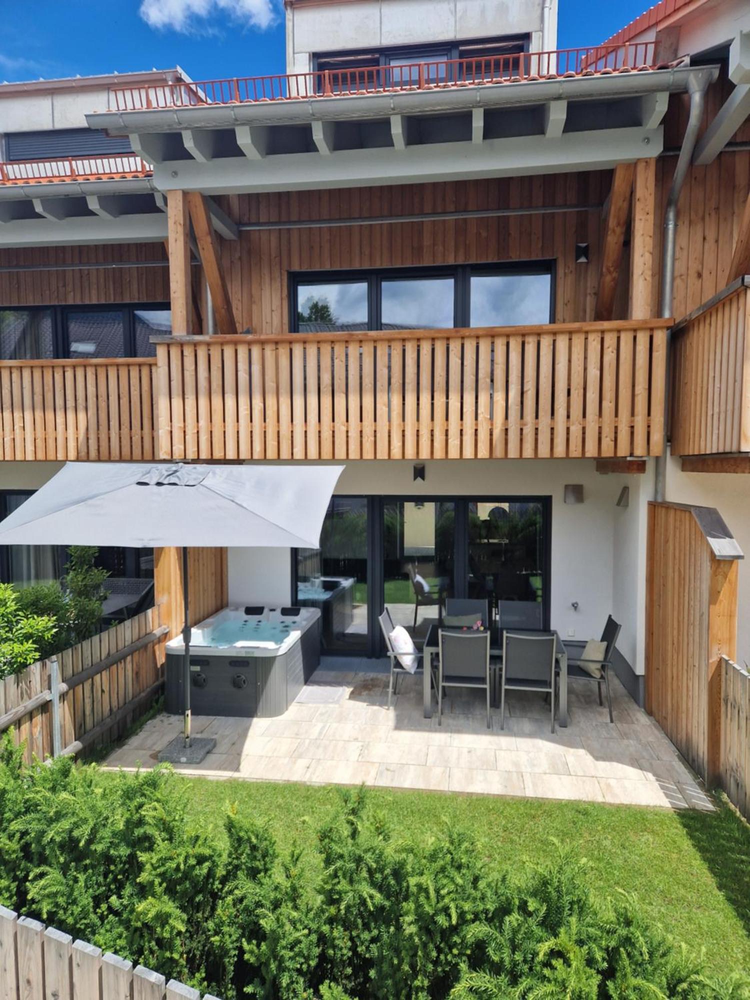 Ferienhaus Berger Mit Eigenen Whirlpool Im Garten